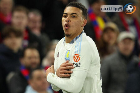 خمسة لاعبين من FPL يرتدون قمصان فرقهم، مع علامة 'بيع' فوقهم، في إشارة إلى ضرورة التخلي عنهم في الجولة 15.