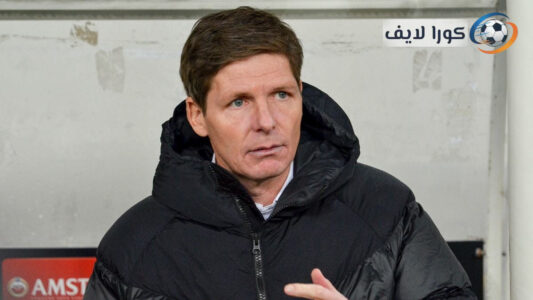 تايريك ميتشل لاعب كريستال بالاس يحتفل بأدائه المميز في مباراة بالدوري الإنجليزي.