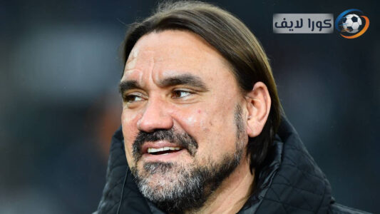 صورة جماعية للاعبي ليدز وتشيلسي قبل مباراة في الدوري الإنجليزي الممتاز 2025