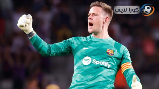 مارك أندريه تير شتيجن بزي برشلونة يتصدى لمحاولة خلال مباراة كأس الملك