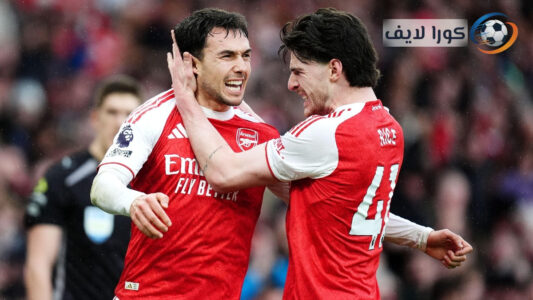 احتفال لاعبي أرسنال بعد هدف ضمن فوز أرسنال 3-0 سندرلاند في ملعب الإمارات
