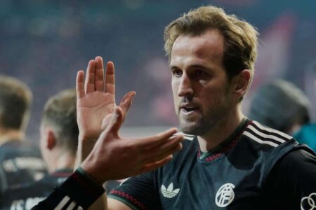هاري كين يحتفل بهدفه مع بايرن ميونخ ضد ريال مدريد في دوري أبطال أوروبا