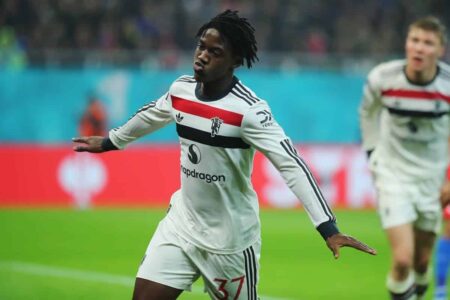 كوبي ماينو يوقع عقدًا جديدًا مع مانشستر يونايتد