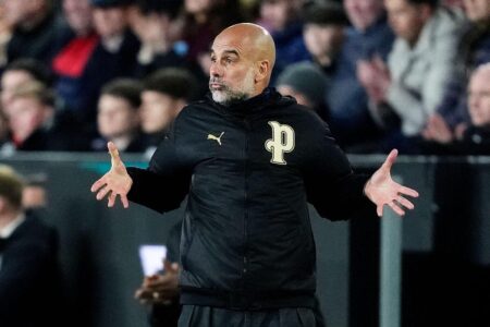 بيب جوارديولا مدرب مانشستر سيتي يتحدث في مؤتمر صحفي حول جدول المباريات المزدحم.