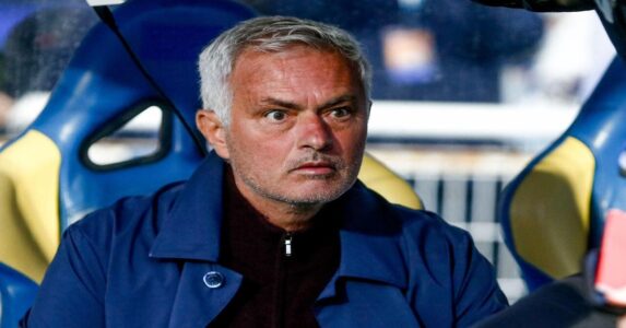 جوزيه مورينيو مدرب ريال مدريد يعبر عن قلقه